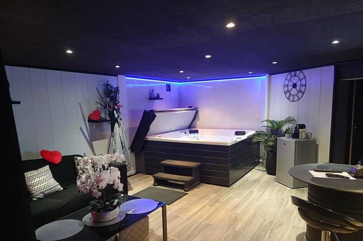Gîte pour 4 personnes, avec piscine dans Campsas