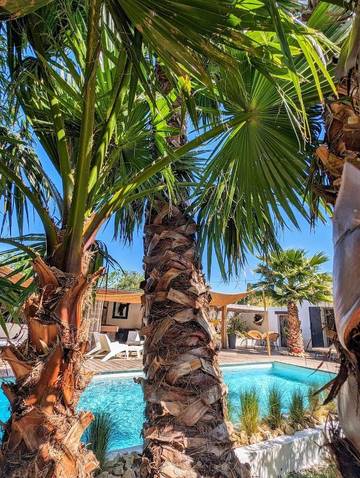 Cottage pour 9 personnes, avec jardin et sauna ainsi que jacuzzi et piscine à Langlade