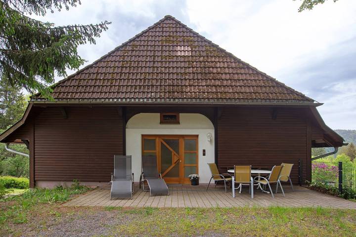 Appartement entier, Haus Silvia – Appartement avec balcon sud, jardin privé et Wi-Fi in Todtmoos - Schwarzenbach, Todtmoos