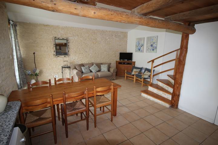 Casa vacacional 'Le Rossignol' con piscina compartida, jardín y Wi-Fi in Puyravault (Vendée), Fontenay-le-Comte