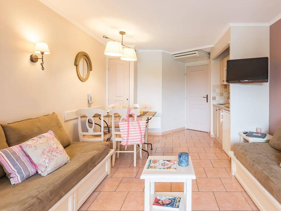 Pierre & Vacances Premium Résidence Les Calanques des Issambres - Studio 4 personnes - Studio (max. 2 adultes) Standard in Roquebrune-sur-Argens, Côte méditerranéenne (France)