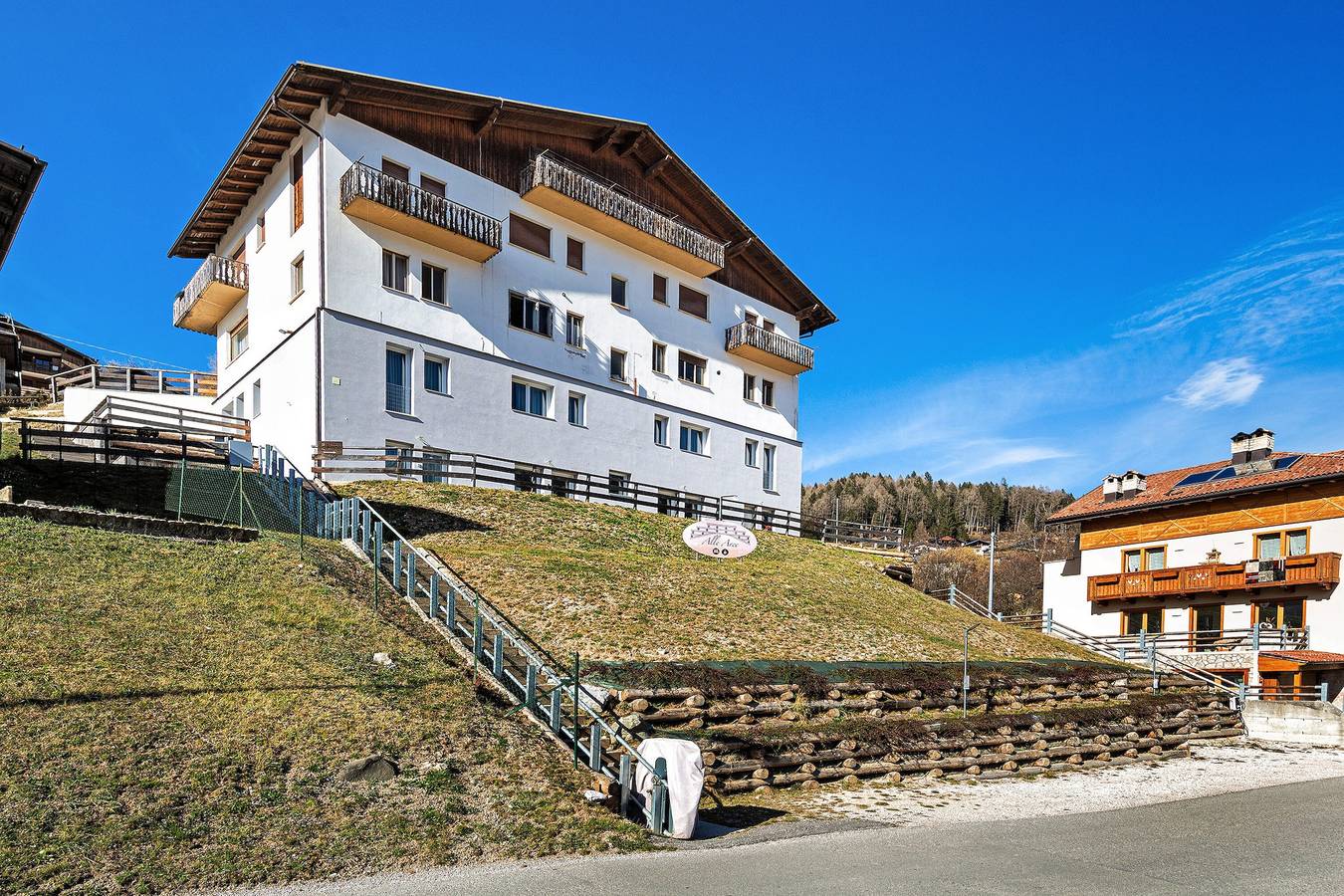 Room 'Camera S Verde Bagno Esterno Privat' with Lake View, Shared Terrace and Wi-Fi in Domegge di Cadore, Dolomity Wschodnie