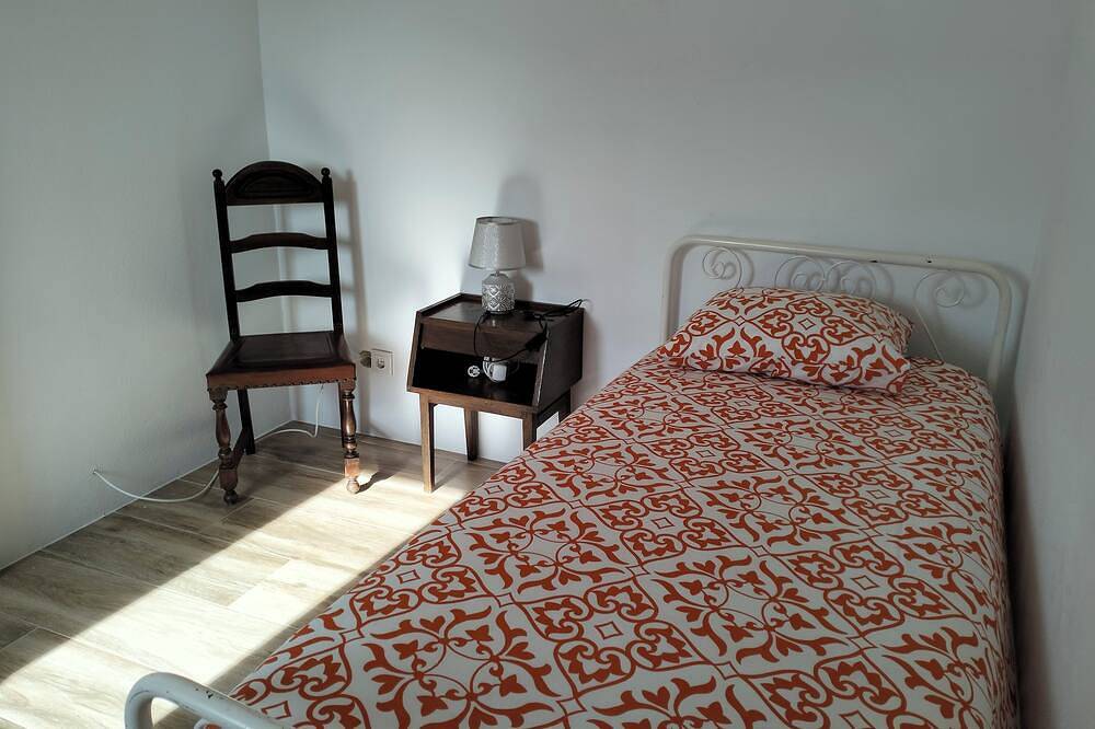 Retiro da \" Escaravelha 11\" in Praia do Magoito, São João das Lampas e Terrugem