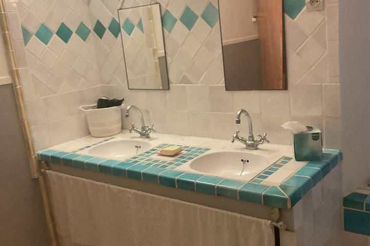 Chambre d’hôte pour 4 personnes, avec jardin et piscine