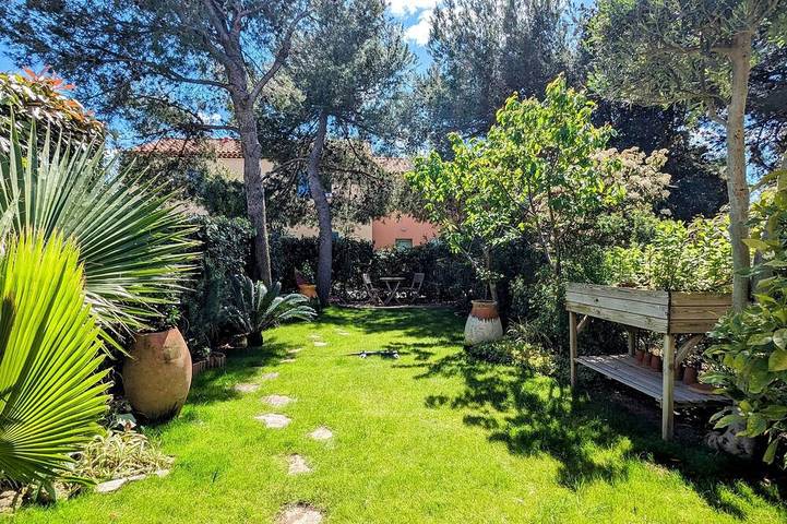 Ferienwohnung für 4 Personen, mit Pool und Garten in Martigues