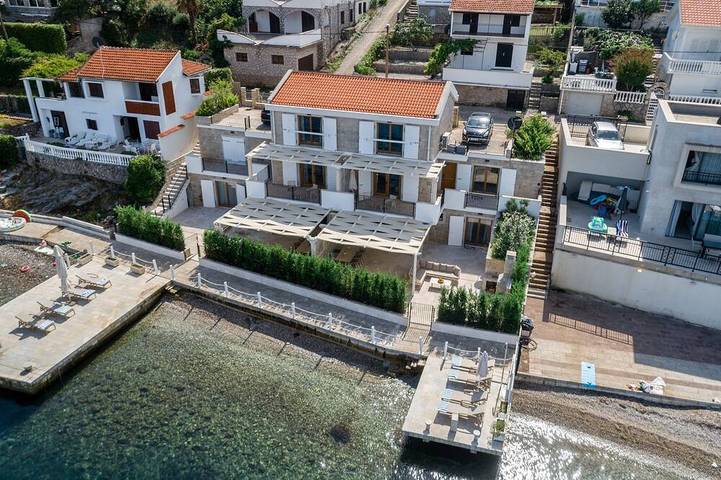 Villa für 8 Personen, mit Sauna und Garten sowie Balkon in Montenegro