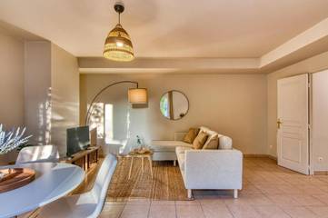 Gîte pour 2 personnes, avec terrasse à Bron