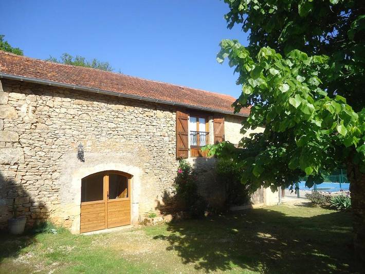 Location de vacances pour 3 personnes, avec terrasse ainsi que vue et piscine, animaux acceptés à Marminiac - 2