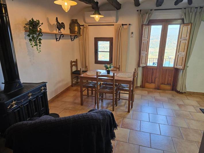 Casa rural para 4 personas, con balcón además de vistas al lago y vistas en Ribera d'Ebre