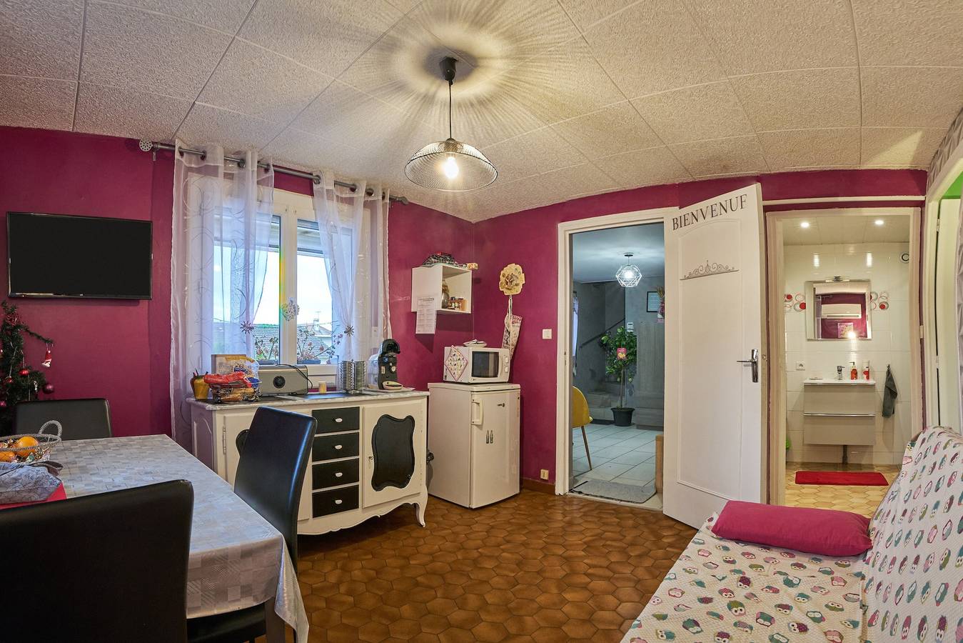 Studio entier, Studio avec terrasse privée, Wi-Fi et climatisation in Saint-Victor-de-Cessieu, Région de La Tour-du-Pin
