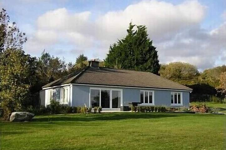 Ferienhaus für 5 Personen, mit Garten und Terrasse sowie Whirlpool in Irland