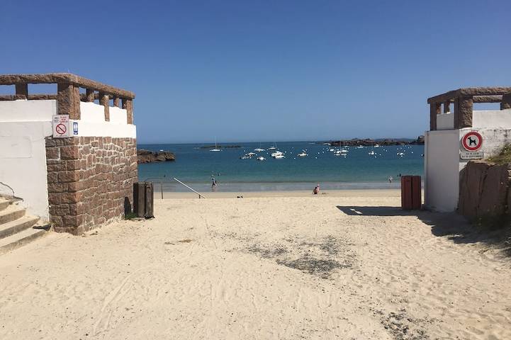 Gîte pour 4 personnes, avec Terrasse et Jardin dans Plage de Grève Blanche