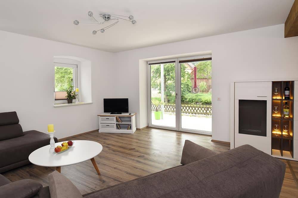 Ganze Wohnung, Gemütliche Ferienwohnung Terrasse mit Blick auf den weißen Main in Himmelkron, Frankenalb
