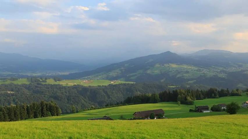 Ferienwohnung für 5 Personen, mit Balkon und Terrasse sowie Garten im Bregenzerwald - 4