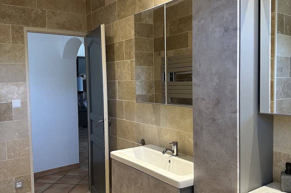 Batisse Provencale Au Coeur De Pierre  Entre Luberon Et Verdon in Oraison, Alpes-de-Haute-Provence