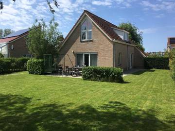 Ferienhaus für 8 Personen, mit Balkon/Terrasse und Terrasse in Seeländisch Flandern