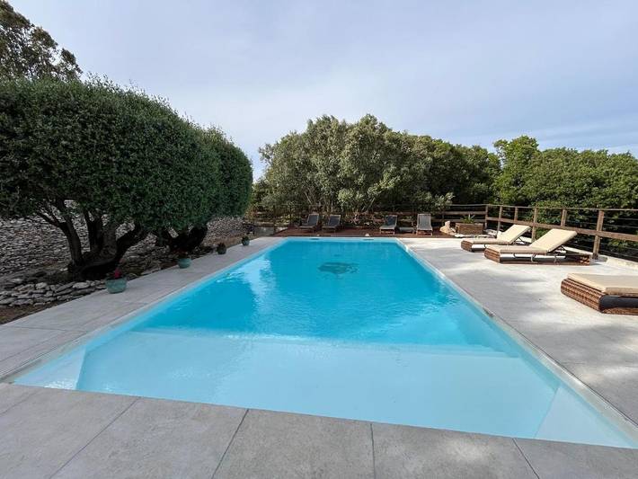 Chambre d’hôte pour 2 personnes, avec piscine et jardin ainsi que vue et terrasse