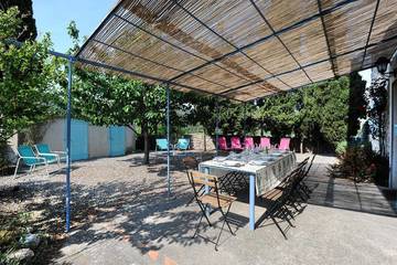 Gîte pour 9 personnes, avec terrasse et jardin à Montgaillard