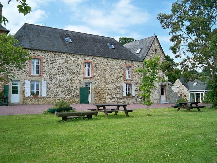 Gîte pour 6 personnes, avec terrasse et jardin