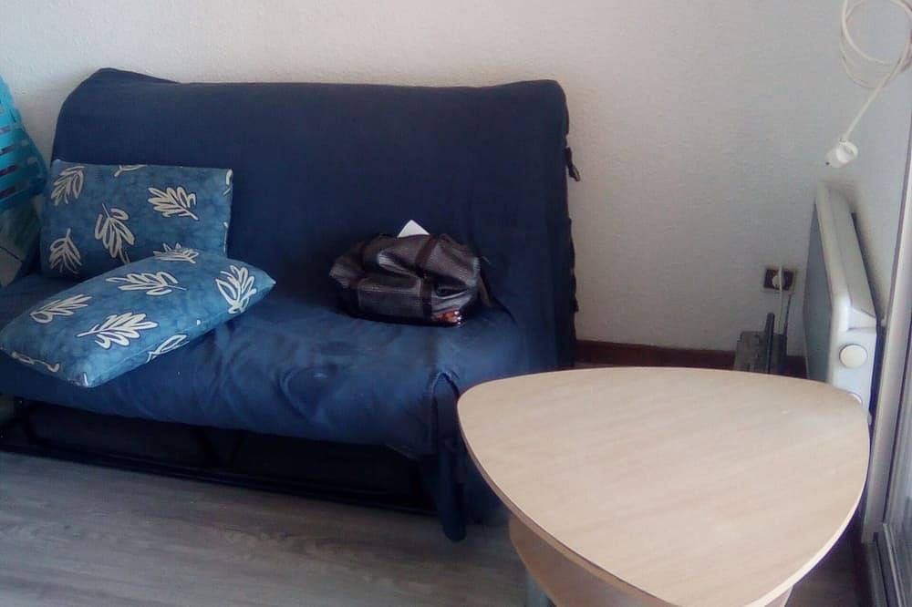 Appartement entier, St Pierre la mer, Hauts d'Azur, T2 cabine vue mer, piscine, près mer et centre. in Saint Pierre la Mer, Fleury