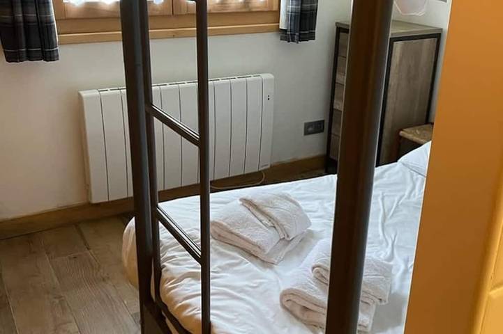 Gîte pour 4 personnes, avec jardin dans Les Bossons - 2