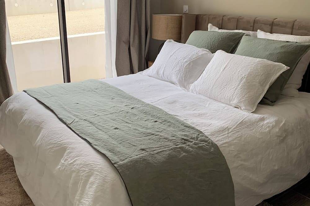 Appartement entier, 130m², hammam, jardin : chaleureux & inspirant. Meublé de tourisme 4 étoiles in Perrignier, Région de Thonon-les-Bains