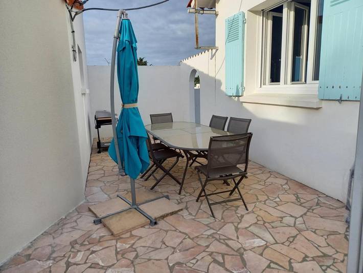 Location de vacances pour 4 personnes, avec piscine et bassin pour enfant ainsi que terrasse et jacuzzi à Le Fenouiller - 4