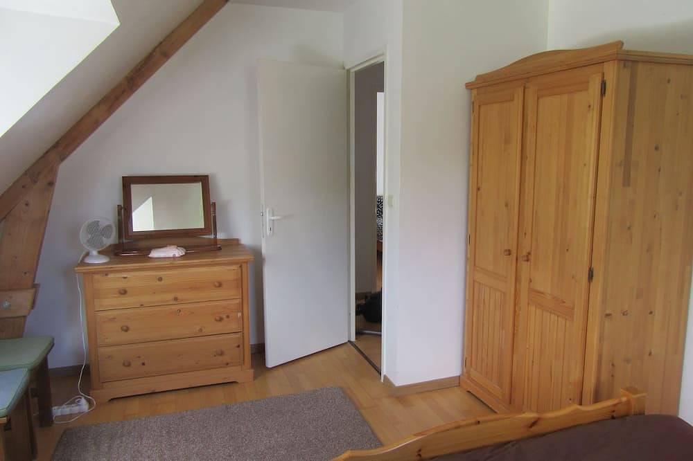Brita Cottage in Beautiful Rochefort en Terre (Voted prettiest French village) in Rochefort-en-Terre, Région de Vannes