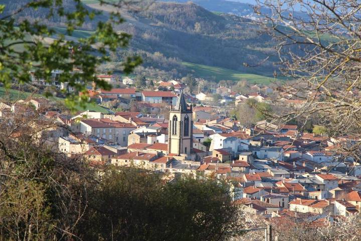 Location de vacances pour 5 personnes, avec jardin à Les Martres-de-Veyre - 2