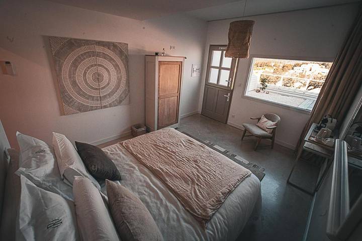Gîte pour 2 personnes, avec Balcon et Terrasse ainsi que Jardin et Piscine à Treilles