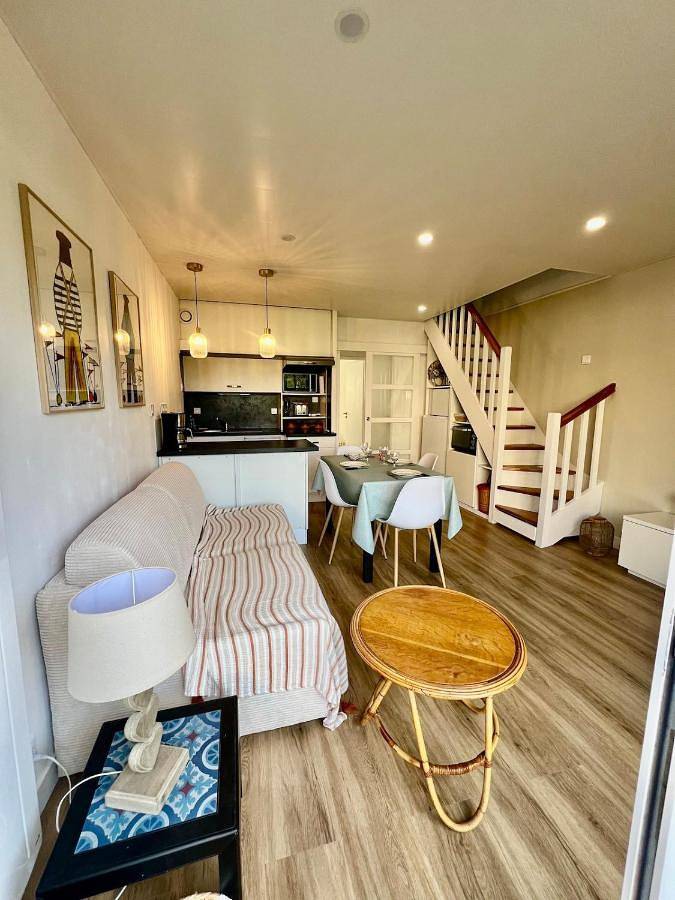 Gîte pour 4 personnes, avec terrasse dans Port la Foret - 2