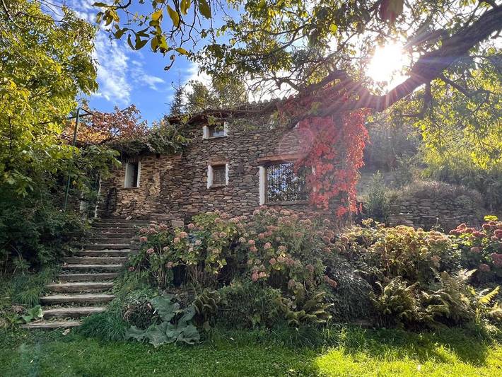 Casa rural para 6 personas, con vistas además de jardín y piscina, Se admiten mascotas - 1