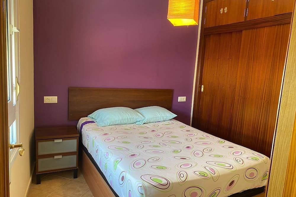 Entire apartment, Apartment 'Apartamento Bahia' with Wi-Fi in Playa El Rinconcillo, Algeciras