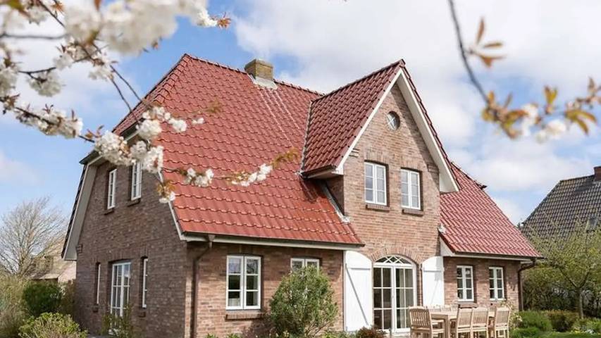 Ferienhaus für 7 Personen, mit Terrasse und Sauna sowie Garten