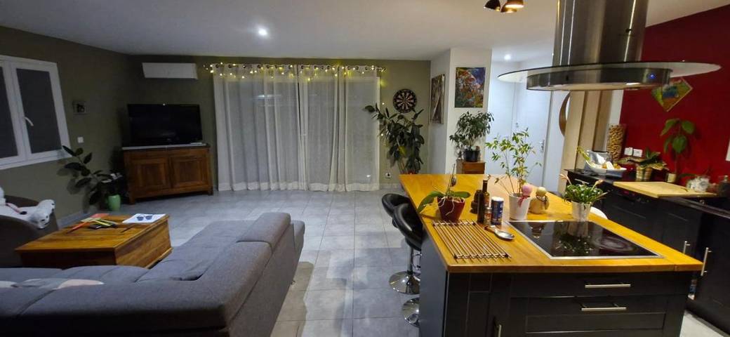 Ferienhaus für 5 Personen, mit Terrasse und Garten sowie Pool und Ausblick