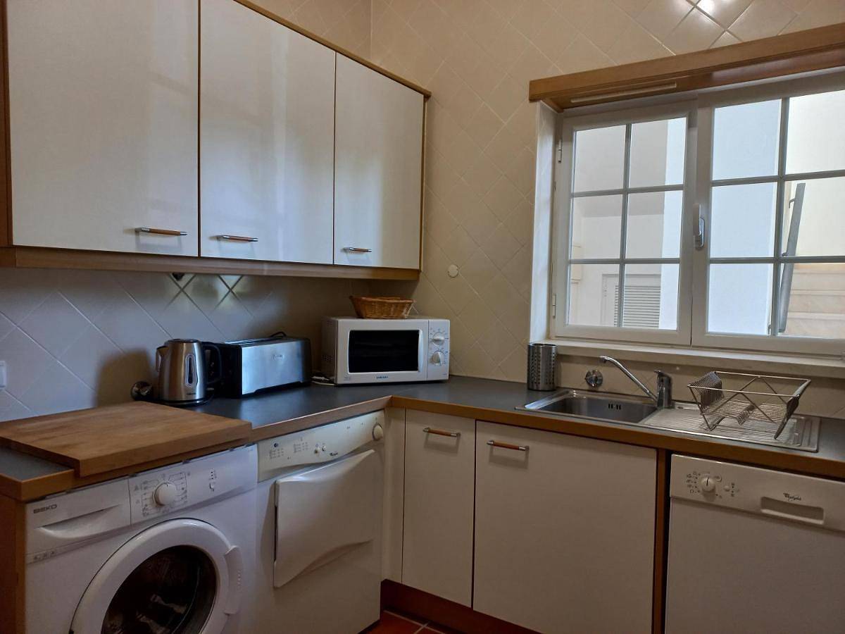 Apartamento inteiro, Three-Bedroom Apartment in Amoreira, Leiria distrito