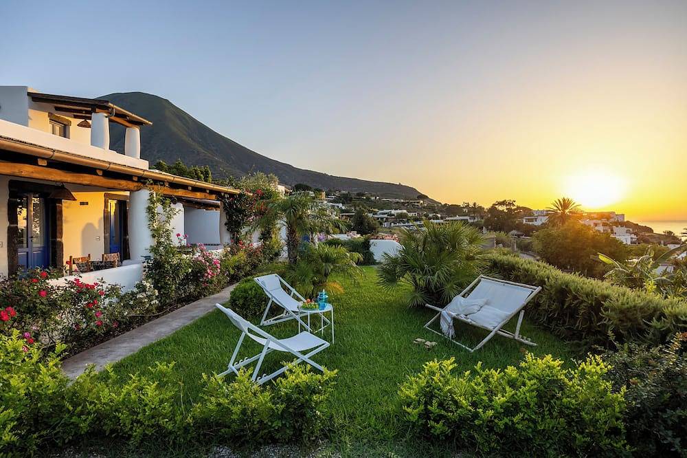 Villa Beatrice - Villa éolienne avec vue et grand jardin tout près de la mer in Malfa, Salina