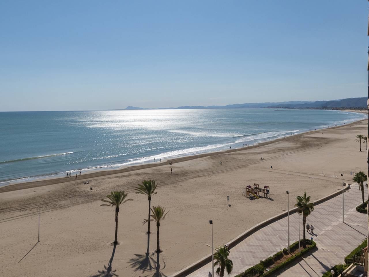 Entire apartment, Apartment in Cullera: 2 bedrooms, beachfront, parking in Cullera, Costa de Valencia