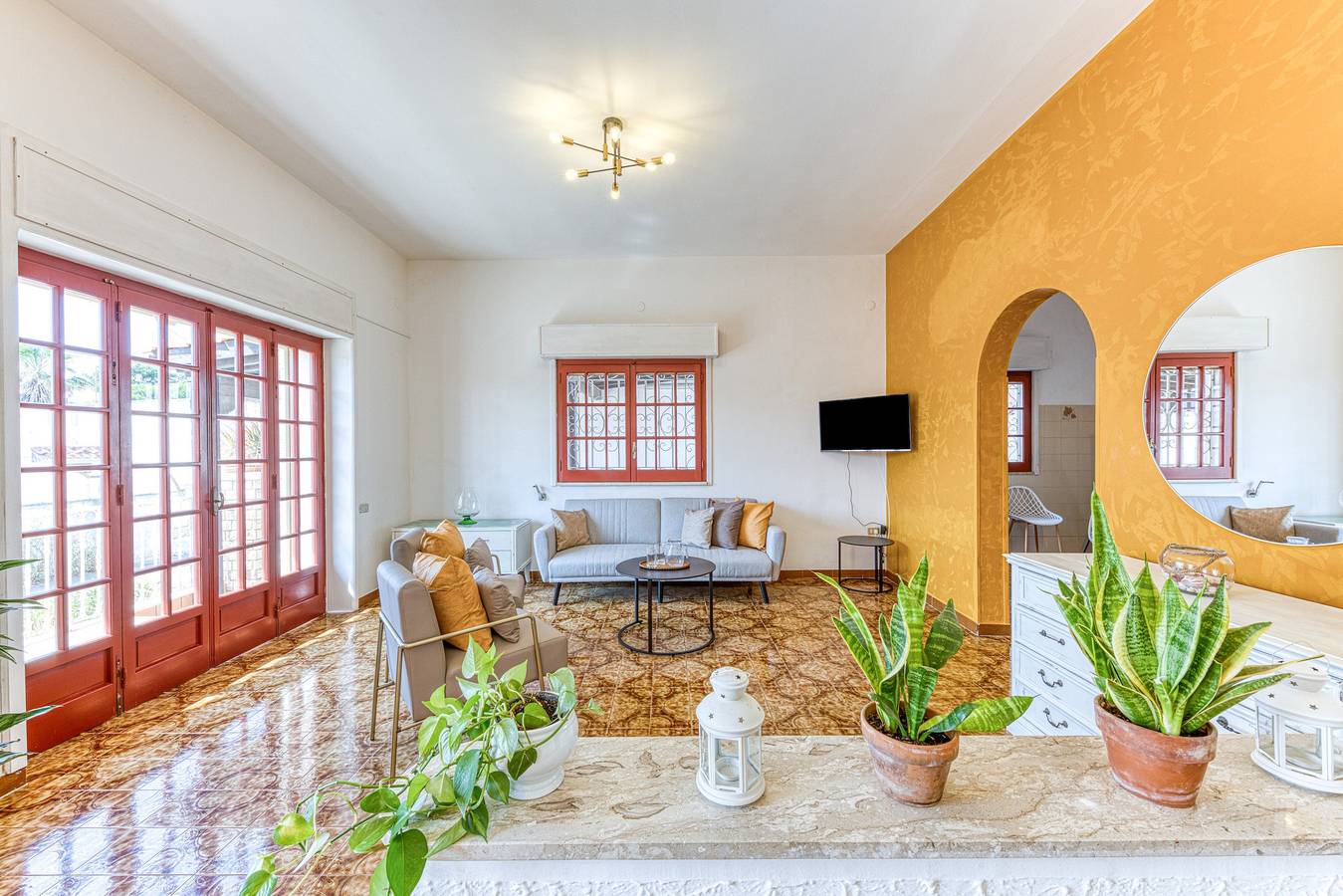 Villa Patrizia con Vista Mare, Wi-Fi e Aria Condizionata in Posto Rosso, Alliste