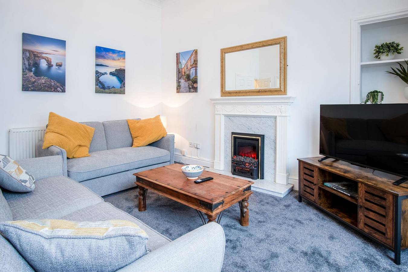 Entire apartment, Caldey Island View - 2 Bedroom Apartment - Tenby in Tenby, Pembrokeshire