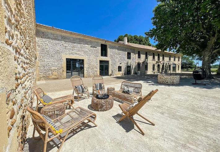 Villa pour 10 personnes, avec Piscine à Arles - 2
