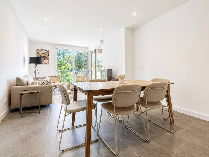 Appartement entier, Appartement de vacances pour 6 personnes avec terrasse in Cala Rossa, Lecci