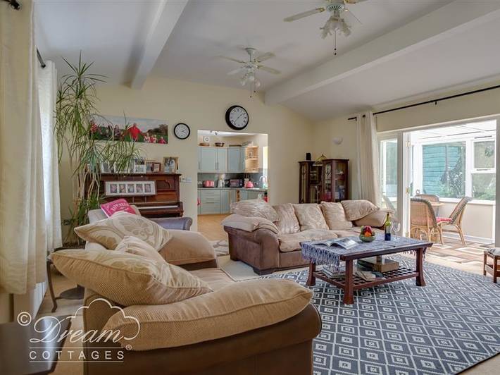 Harbour View Bungalow in Weymouth, Dorset