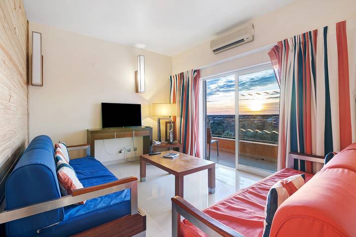 Apartamento entero, Apartamento 'Paraíso do Atlántico' con piscina, jardín compartidos y Wi-Fi in Albufeira e Olhos de Água, Distrito de Faro