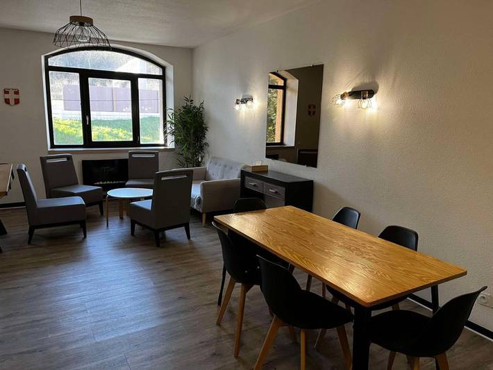 Hôtel pour 2 personnes, avec terrasse ainsi que sauna et jacuzzi, animaux acceptés à Cran-Gevrier - 3