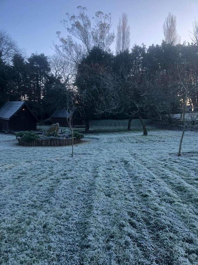 Gîte pour 2 personnes, avec vue ainsi que jardin et terrasse à Plouigneau - 4