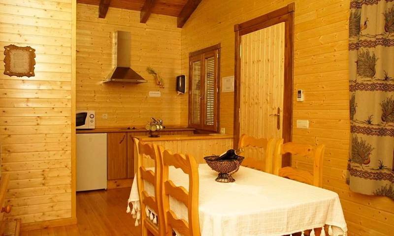 Resort para 4 personas, con jardín además de vistas y piscina en Ossa de Montiel - 4