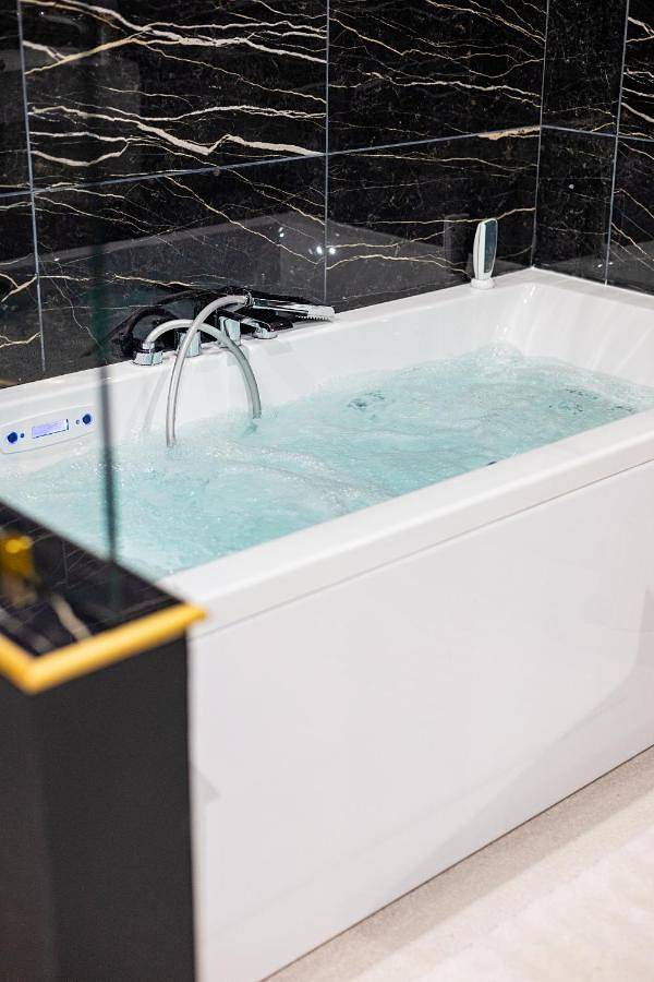 Gîte pour 2 personnes, avec jacuzzi à Arnage - 3