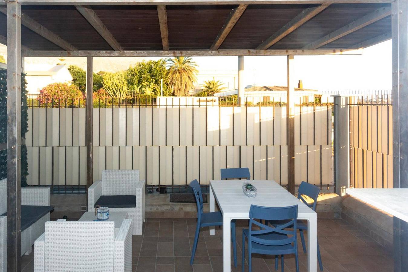 Apartamento entero, Apartamento 'Lido Azzurro Sea Mare' con vistas al mar, Wi-Fi y aire acondicionado in Villagrazia di Carini, Carini