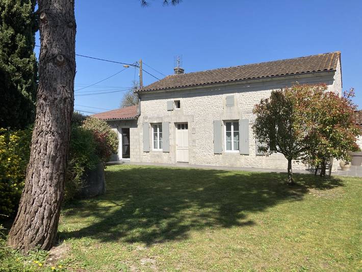 Gîte pour 5 personnes, avec terrasse et jardin